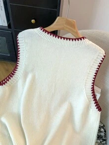 GlowEve CURVE 早春新款简约通勤百搭米色拼接酒红色手工钩边圆领宽松女式针织背心 - 米色 - 查看 5