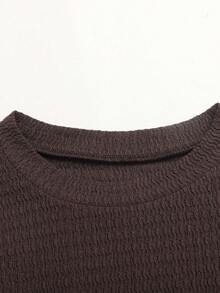 SHEIN 少女夏季休闲字母贴布褶皱修身短袖T恤和裤子套装 - 卡其色 - 查看 2