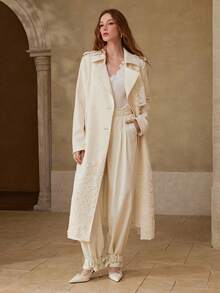 MOTF PREMIUM 尔蕾丝拼接双排扣系带风衣 - 米色 - 查看 1