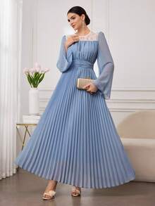 Al Najma Vestido largo de mujer con cuello redondo y parches de encaje - Neblina azul - Ver 1