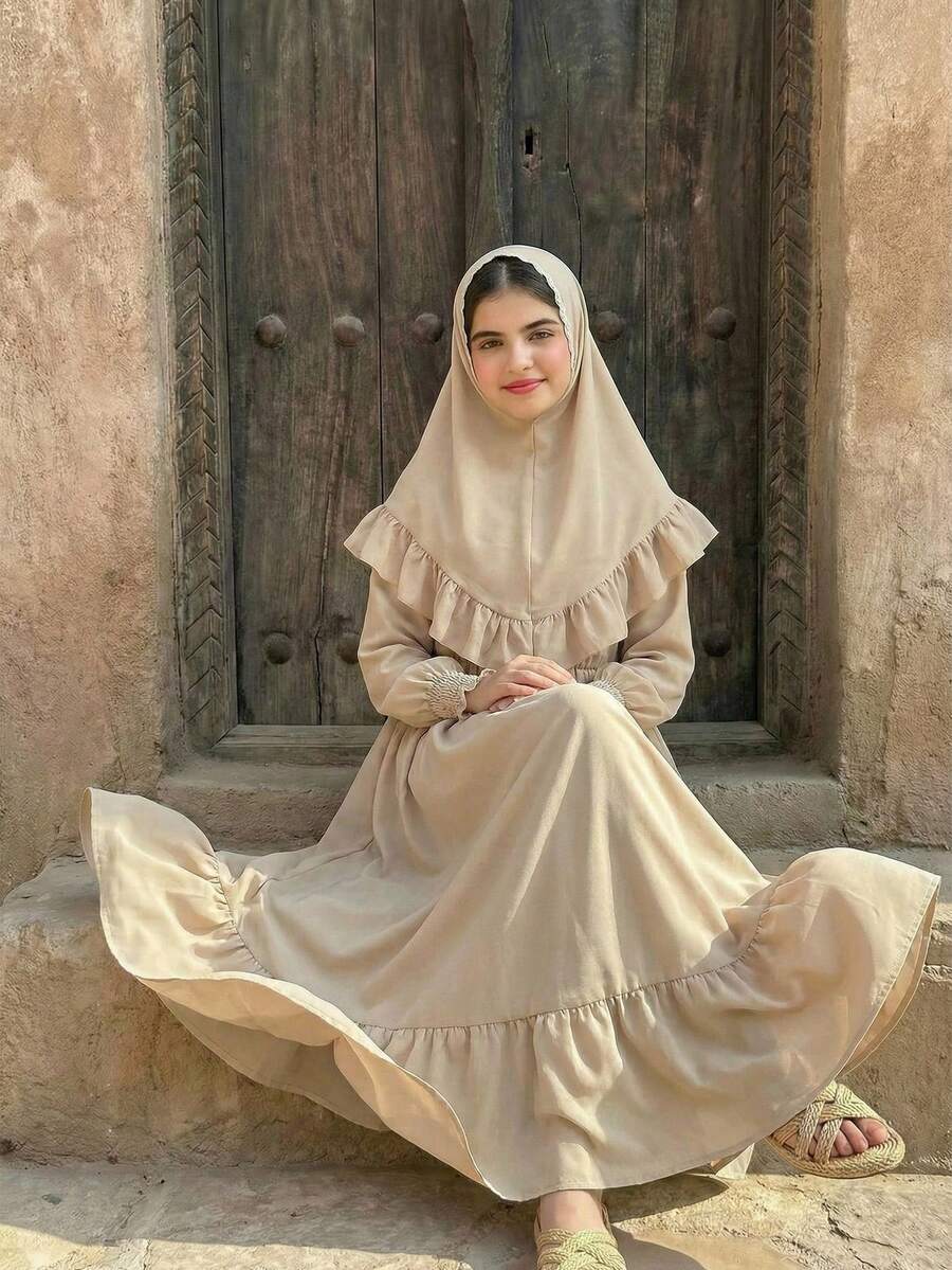 SHEIN Set de 2 piezas Vestido árabe tradicional para niñas preadolescentes, conjunto de túnica de manga larga + abaya - Caqui - Ver 1