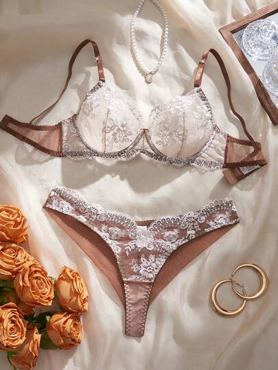 女士性感浪漫刺绣网纱透视撞色文胸和内裤套装