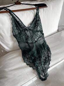 DAZY Bodysuit Lingerie Wanita dengan Tali Bahu Tipis, Renda, Transparan, Leher V Dalam, dan Tanpa Punggung - Dark Green - View 9