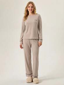 Loomlin 2pcs Cotton Contrast Piping With Eye Embroidery Detail Homwear Set - Beige - View 3