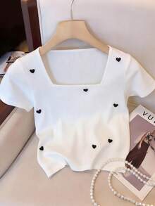 GlowEve 女士时尚基础款白色短袖修身T恤，饰有心形纽扣，适合日常穿着、婚礼、晚宴、通勤、毕业派对、节日、假期、约会、聚会、万圣节、圣诞节、新年、感恩节、婚礼等场合。 - 白色 - 查看 1