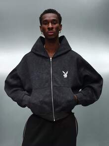 PLAYBOY X SUMWON Áo hoodie dáng ngắn màu than chì với họa tiết chữ in phía trước, logo phía sau, thiết kế hợp tác, khóa kéo toàn thân, dáng rộng, phong cách đường phố thường ngày, mùa đông và mùa thu. - màu đen - Xem 3