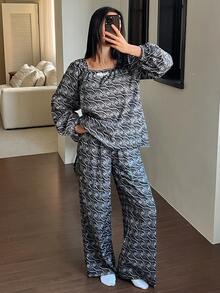 DAZY Conjunto de pijama de mujer con mangas de linterna holgadas, estampado floral decorativo y etiqueta tejida - Negro - Ver 7