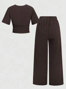 SHEIN 少女夏季休闲字母贴布褶皱修身短袖T恤和裤子套装 - 卡其色 - 查看 4