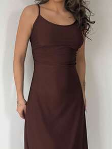 RebeccaVibe 女士纯色褶皱腰喇叭下摆细肩带连衣裙、半正式连衣裙、优雅茶会连衣裙、飘逸巡航女士服装 - 棕色 - 查看 6