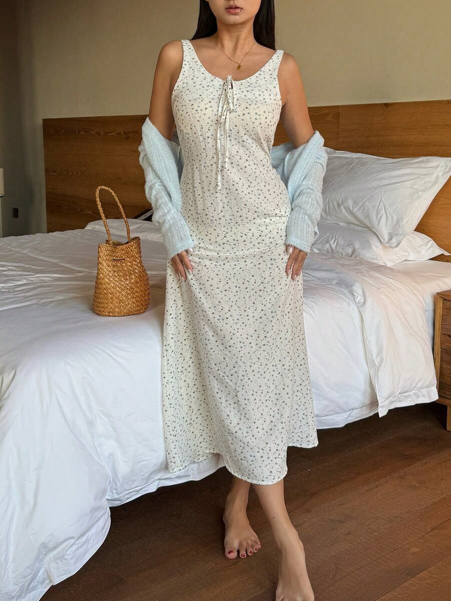 DAZY Romantic & Elegant Floral Knitted Cardigan & Sleeveless Long Waist-Cinched Nightgown Women Sleepwear Set - Blue - View 1