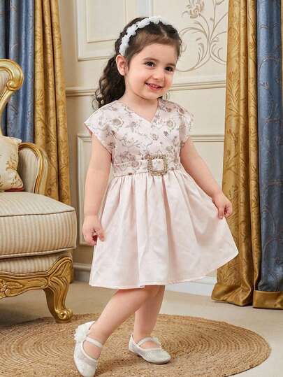 SHEIN Baby Girl 1 Piece Cute Versatile Elegant Sleeveless Dress With Jacquard Fabric Belt, Ladylike And Elegant Style, Princess Dress, Suitable For Birthday Parties, Back To School Season, Evening Parties, Performances, Weddings, Baptisms, Opening Ceremonies, Indoor And Outdoor, Daily Use, Sports, Play, Parties, Photo Shoots, Vacations, Festivals, Suitable For Autumn And Winter Seasons Baby Girl Wedding Guest Dress Formal Dresses For Girls Baby Girls Partywear Rose Gold Toddler Dress