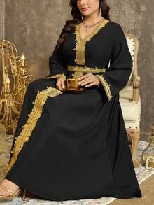 Plus Size Long Sleeve V-Neck Color Block A-Line Arabic Style Dress With Gold Lace Trim - Black - View 3