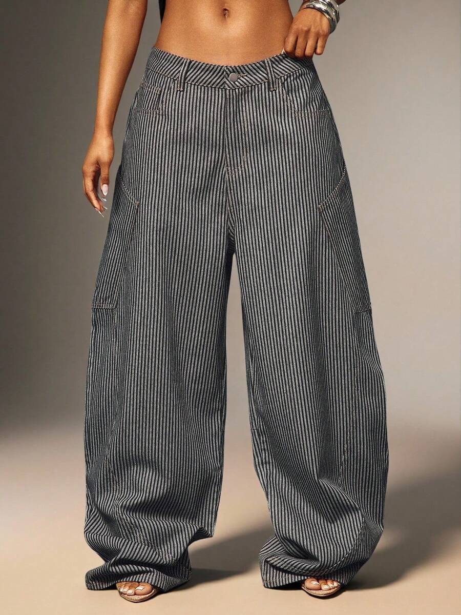 Denimoi Slant Pocket Baggy Fit Stripe Pattern Boyfriend Jeans Baggy Jeans Fashionable Streetwear - Black and White - View 1