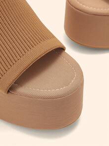 CUCCOO BASICS Giày sandal hở mũi đế dày cho nữ, thoáng khí, chống thấm nước, cao gót đế xuồng, màu đen, thích hợp cho các bữa tiệc mùa xuân/hè, lễ tình nhân và các dịp xuân khác. - Màu nâu  Mocha - Xem 4