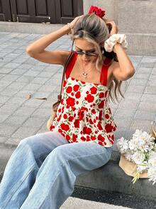 SHEIN PariChic Áo croptop ngắn không dây vai màu đỏ họa tiết hoa dành cho nữ, kiểu dáng mùa xuân hè, có dây buộc phía sau, thiết kế hở lưng, được làm từ vải hoa nền trắng, với dây đeo bản rộng màu đỏ và thiết kế xếp ly ở eo, phong cách tươi mới phù hợp cho các buổi hẹn hò mùa xuân hè và các dịp thường ngày. Đặc điểm sản phẩm bao gồm: Áo croptop không dây vai họa tiết hoa dành cho nữ, áo croptop trang trí thắt lưng đỏ, áo xếp ly ở eo, áo kiểu dáng tươi mới mùa xuân hè, áo kiểu dáng thường ngày đa năng. - Nhiều màu - Xem 6