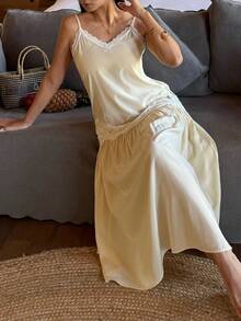 DAZY 度假风浪漫蕾丝拼接吊带长款A字型女士睡裙 - 黑色 - 查看 1