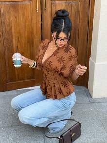 Siren Gaze 度假纯色梭织刺绣短袖V领修身女式衬衫，休闲沙滩度假上衣 - 棕色 - 查看 7