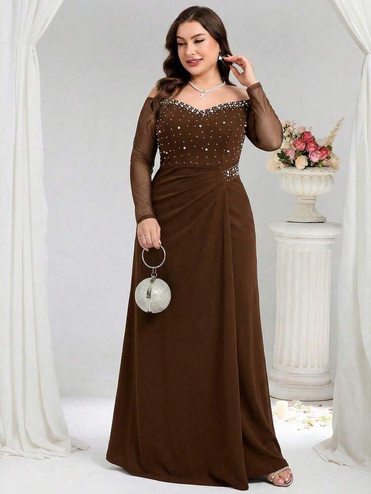 Coutiva فستان سهرة رسمي بحجم كبير مع كتف مكشوف ولوحة شبكية مرقعة مزينة بالخرز - بني - مشاهدة 5