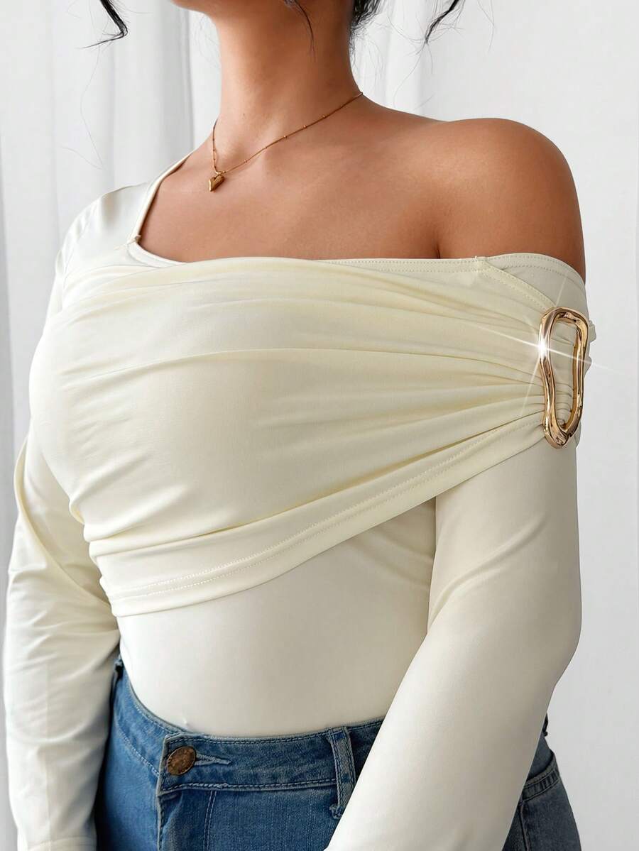 Elenzga 大码女士优雅奶油黄T恤，新款春夏不对称露肩套头衫，配金属纽扣，适合各种通勤风格，适用于旅行、婚礼、新年、派对、约会和休闲场合。 - 淡黃色 - 查看 1