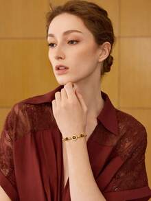 MOTF PREMIUM 复古孔雀石串珠新款手链，精致奢华小众女士手链 - 金色 - 查看 4