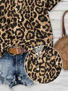 Franclia 大码女式豹纹V领荷叶边短袖休闲衬衫上衣，带纽扣装饰 - 棕色 - 查看 4