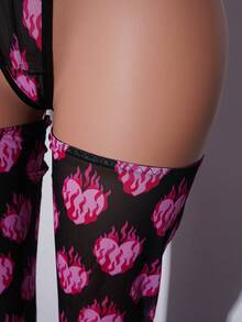 2件套Y2K风格粉色情人节全印花爱心火焰深V三件套荷叶边金属环迷人朋克性感内衣套装，适合舞者、酒吧、俱乐部、音乐节等场合。 - 粉色 - 查看 6