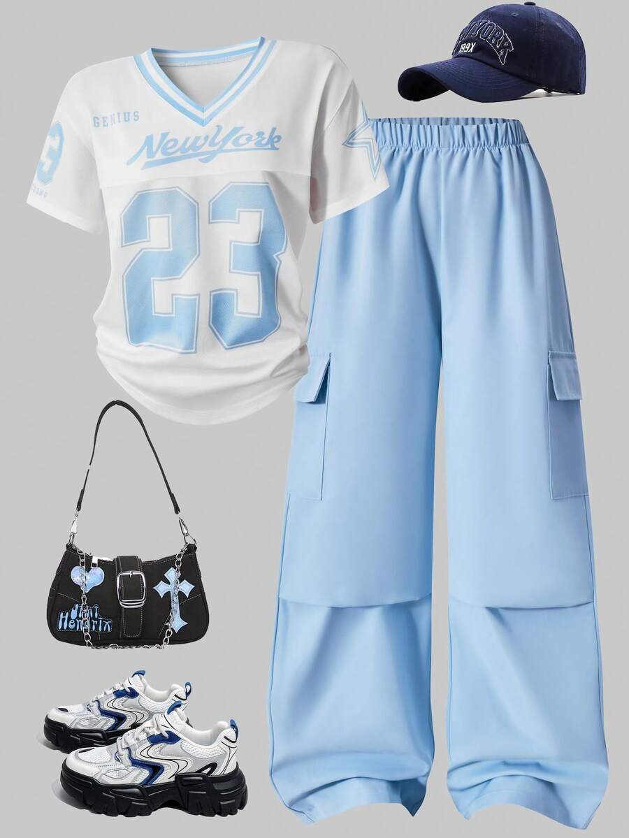 SHEIN ChillGRL 少女休闲字母条纹V领宽松T恤和数字图案T恤搭配时尚直筒工装裤两件套，春夏秋三季皆宜。 - 淺藍色 - 查看 1