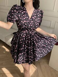 Celisse Vestido corto de mujer con cuello en V cruzado y mangas cortas con estampado total - Negro - Ver 4