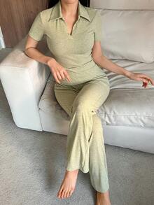 DAZY 女士简约针织纯色 Polo 领短袖上衣和裤子家居服套装 - 綠色 - 查看 1