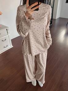 DAZY 2件套女士碎花宽松舒适长袖T恤和裤子睡衣套装，秋季款 - 米色 - 查看 3
