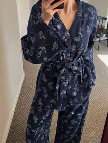 DAZY 花卉线条印花纹理面料撞色纽扣装饰女士睡衣套装 - 藏蓝色 - 查看 7