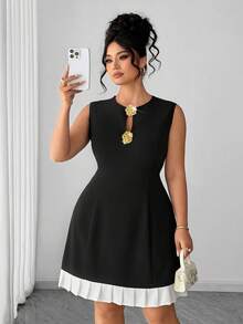 Elenzga 大码女装新款镂空金属玫瑰扣装饰无袖拼接荷叶边修身迷你连衣裙，适合春夏、返校、度假、毕业典礼、节日、情人节、圣诞节、音乐节、母亲节、万圣节、感恩节、复活节、国庆节、舞会、约会、派对、婚礼、户外活动等场合。 - 黑與白 - 查看 4