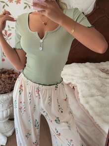 CottageSlumber Bộ đồ ngủ nữ ôm sát, họa tiết hoa nhí, trang trí cúc. - Nhiều màu - Xem 5