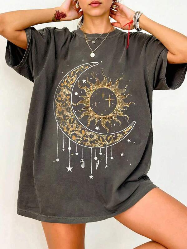Noixe Standard Size Women Vintage Star & Moon Print Pattern Casual Loose Mid-Length Short Sleeve Round Neck T-Shirt