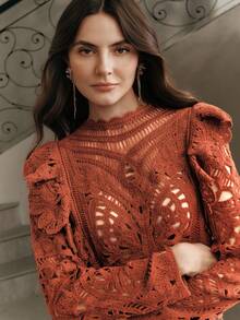 Anewsta 女士对称花卉图案短款荷叶边针织上衣 - 鏽棕色 - 查看 4