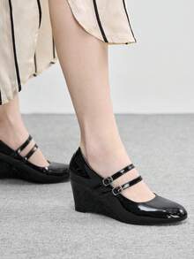 CUCCOO BIZCHIC 黑色漆皮双扣厚底玛丽珍鞋，适合日常通勤或休闲穿着。 - 黑色 - 查看 4