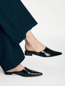 Mnmlis 法国黑色尖头穆勒鞋，粗跟无后跟套脚乐福鞋，漆皮闭趾凉鞋 - 黑色 - 查看 5