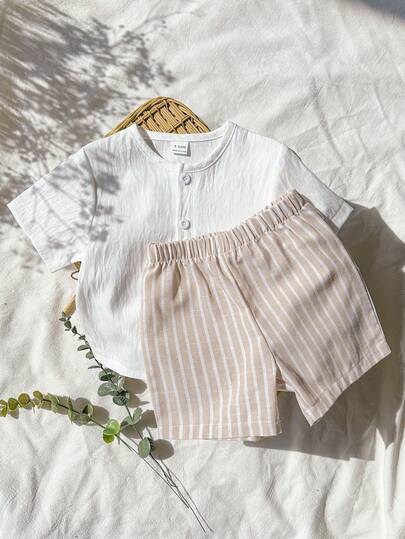 Vintaside Kids Conjunto de camisa blanca de manga corta con cuello alto y pantalones cortos minimalistas casuales para niño pequeño, adecuado para vacaciones, viajes, reuniones y fiestas