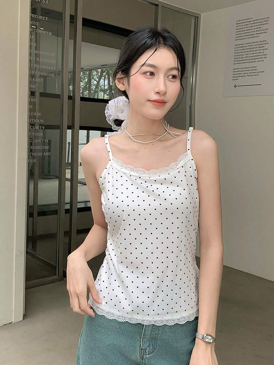 K-Vae 白色波点蕾丝边吊带背心，甜美可爱修身夏季上衣，柔软针织面料，百搭韩式休闲风，街头潮流单品，必备叠穿单品 - 白色 - 查看 1