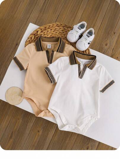 2pcs Newborn Baby Boy/Girl Casual Collegiate V-Neck Knit Bodysuit With Small Logo Print, Suitable For Summer Outings And Gatherings