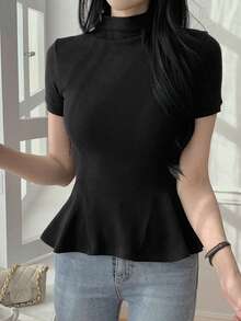 DAZY 女士圆领修身短袖荷叶边下摆优雅休闲T恤 - 黑色 - 查看 1