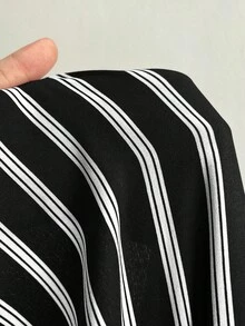 SHEIN CURVE+ Áo kiểu dáng rộng rãi, tay dài, hở vai, đa năng. - màu đen - Xem 7