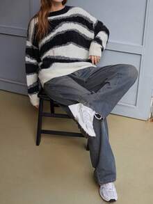 Maija 女士黑白撞色休闲宽松圆领长袖毛衣，四季皆宜，春季嬉皮风 - 黑與白 - 查看 2