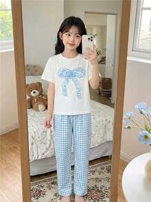 Young Girl Vintage Blue Plaid Short Sleeve Top And Pants 2-Piece Casual Pajama Set, Crew Neck With Ruffle Bow Decor, Fashionable And Versatile For Spring/Summer - Blue - View 1