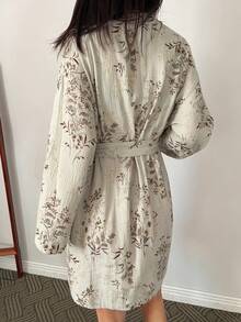 DAZY Blommigt tryckt texturerat chiffongtyg löst damkläder - Vitt - Visa 2