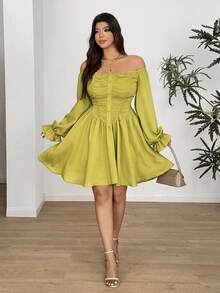 Vionelle Plus Size Sexy Minimalist Off-Shoulder Long Sleeve Dress - Green - View 2