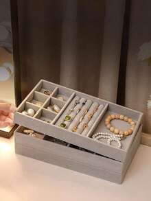1个灰色天鹅绒首饰托盘，首饰展示和收纳整理盒，可放置耳环、戒指、项链、手镯 - 可堆叠首饰托盘，带独立隔层，首饰盒，女士和女孩的收纳盒，以及戒指；也适合作为伴娘礼物和家居装饰品。 - 彩色 - 查看 8