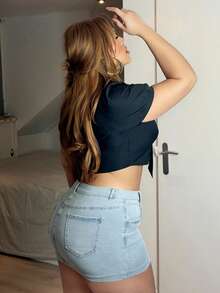 MelDlgn 大码女式纯色短腰收腰短袖衬衫配领带 - 黑色 - 查看 2