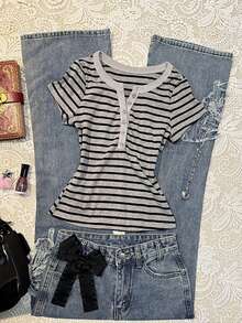 Noixe Áo croptop tay ngắn kẻ sọc cổ Henley phong cách Y2K dành cho nữ, thích hợp cho mùa hè. - Đen và trắng - Xem 1