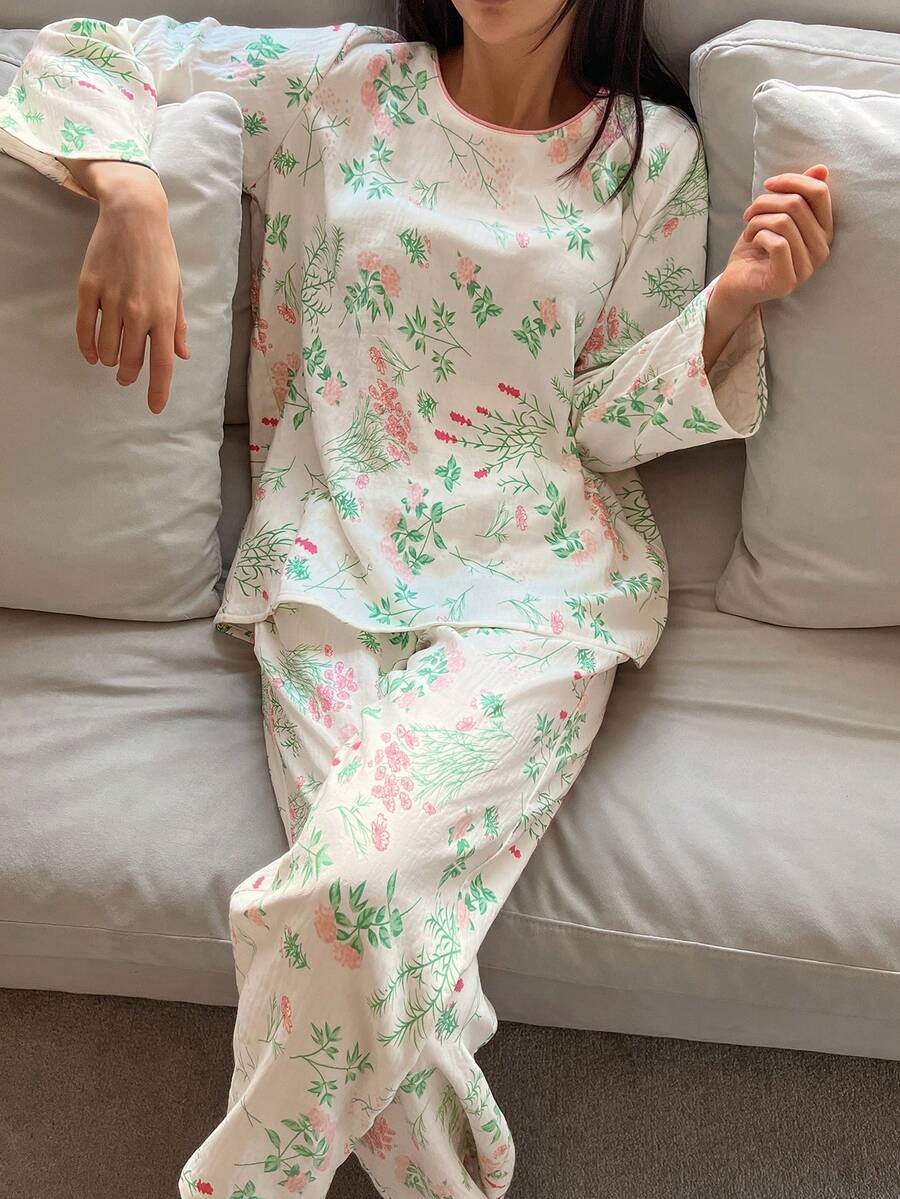 DAZY Plant Pattern All-Over Print Contrast Trim Loose Women Pajama Set - White - View 1